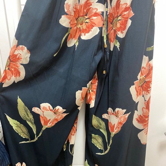 Navy floral wide leg jumper - Picture 2 of 3